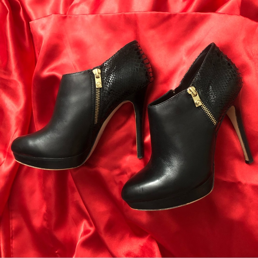 💥 Final Chance!!💥 MICHAEL Michael Kors Leather Ankle Boots🖤✨